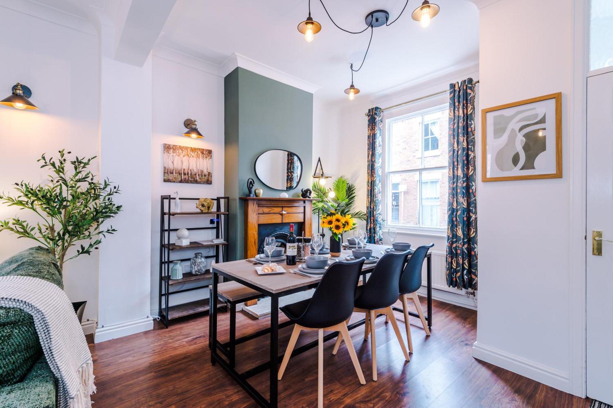 New! Stunning 2-Bed City-Centre Home In Chester By 53 Degrees Property - Ideal For Couples & Groups - Sleeps 6! Екстер'єр фото