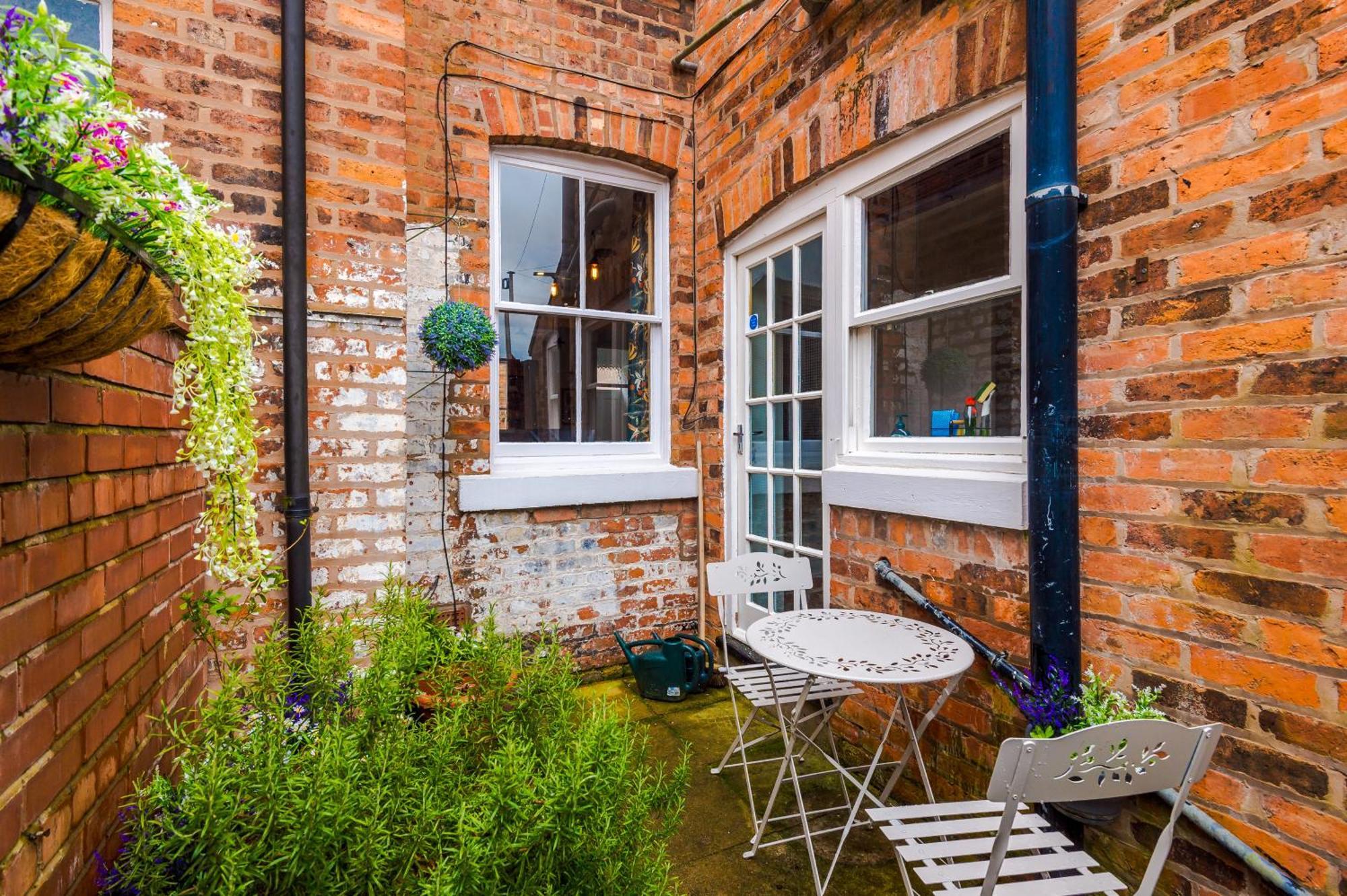New! Stunning 2-Bed City-Centre Home In Chester By 53 Degrees Property - Ideal For Couples & Groups - Sleeps 6! Екстер'єр фото